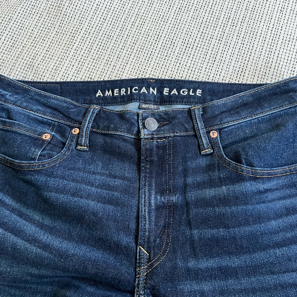 AEO MENS Medium Wash Slim Straight Airflex + Jean